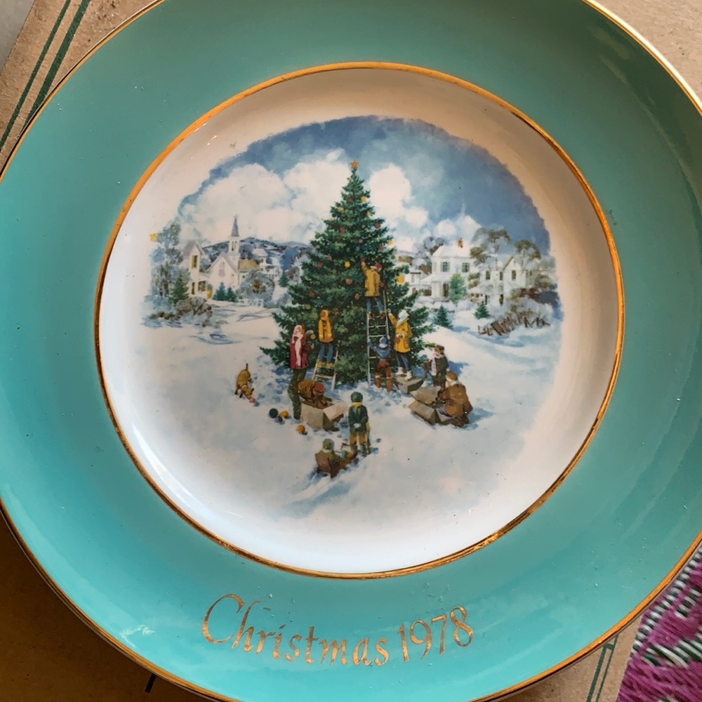 Avon.Christmas plate collection 1978